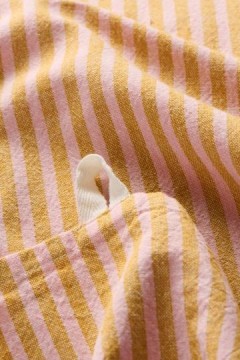 Viskestykke Linea m/mustard og lyserøde smalle striber